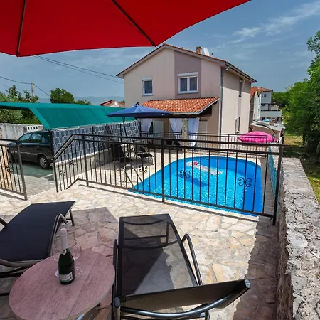Sanela With Private Pool Gostinjac