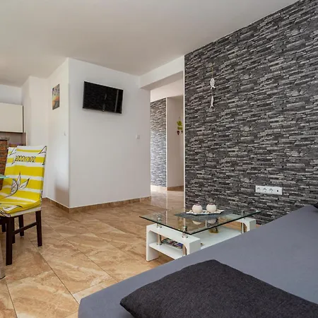 Sanela With Private Pool Apartament *