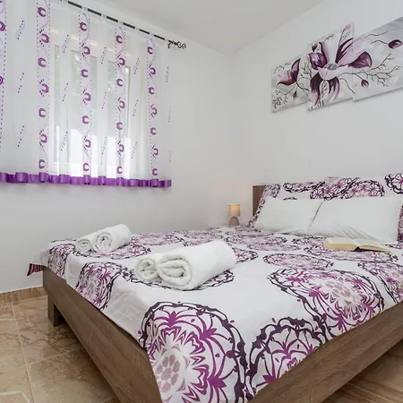 Apartament Sanela With Private Pool Gostinjac