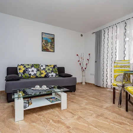 Sanela With Private Pool Apartament Gostinjac